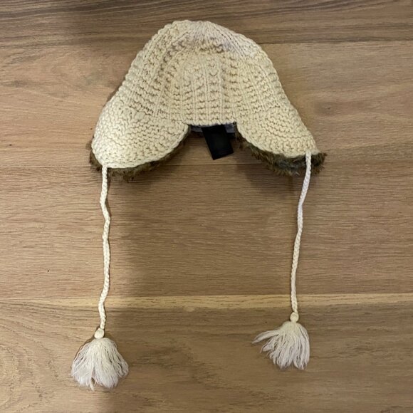 Bebe Cream Knit and Fleece Trapper Hat.  Faux Fur and Tassels. - Picture 2 of 7